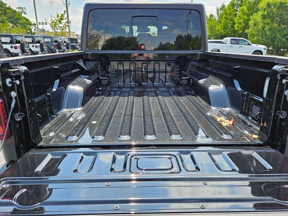 new 2024 Jeep Gladiator car, priced at $58,024