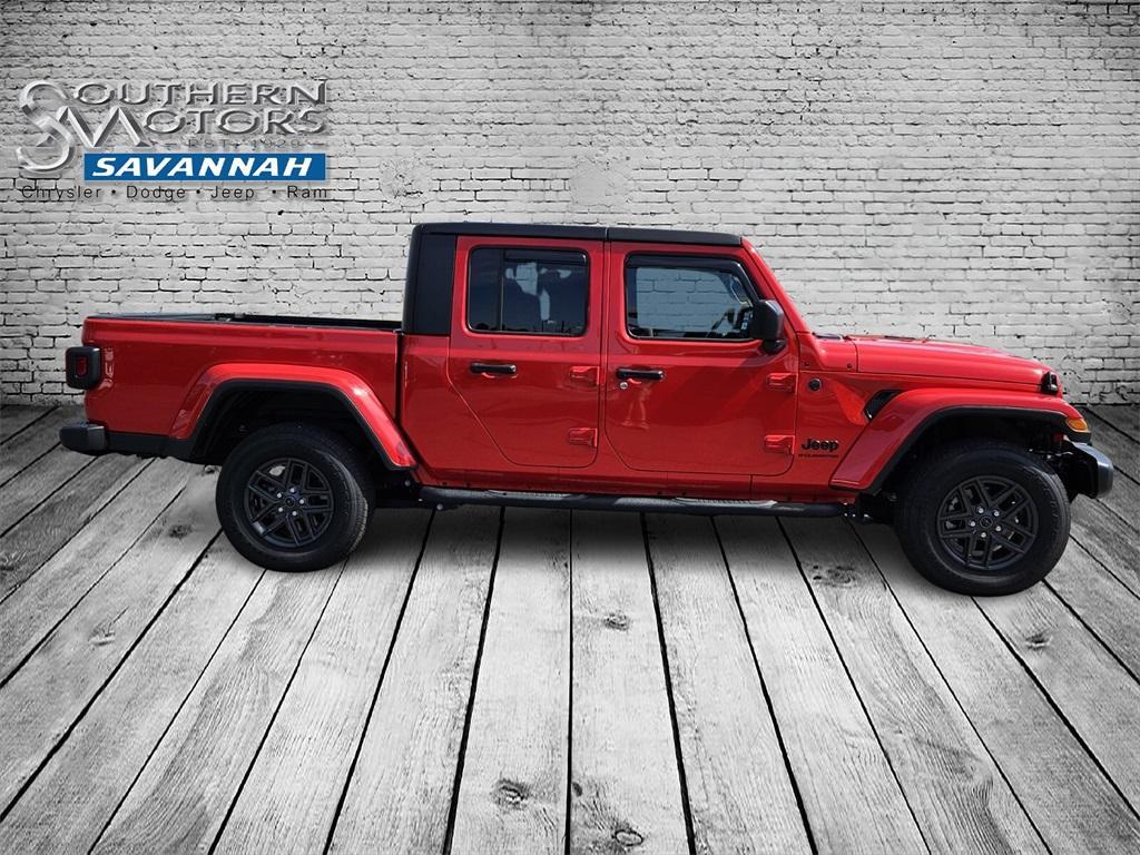 used 2024 Jeep Gladiator car, priced at $38,739