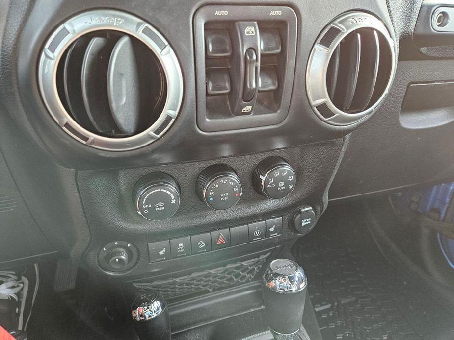 used 2015 Jeep Wrangler Unlimited car, priced at $24,885