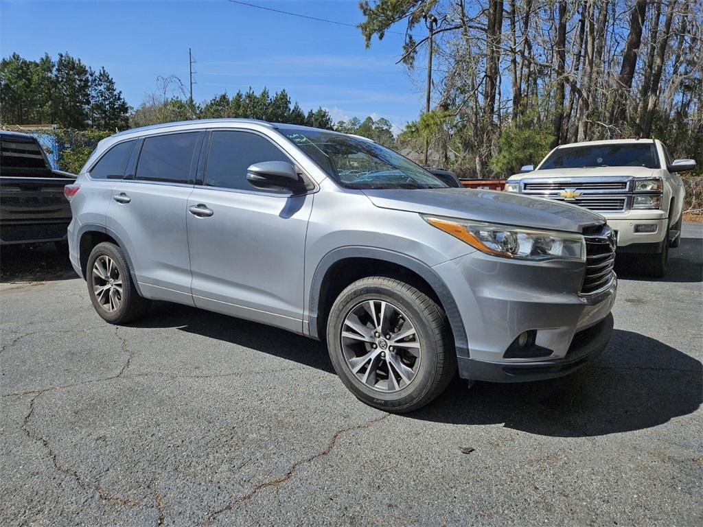 used 2016 Toyota Highlander car, priced at $18,986