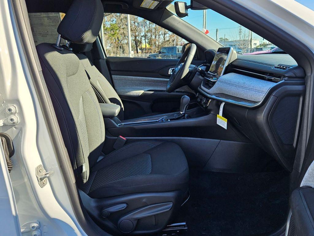 new 2025 Jeep Compass car