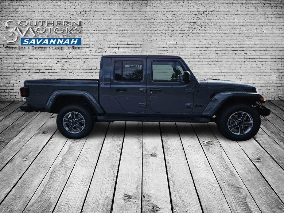 new 2024 Jeep Gladiator car