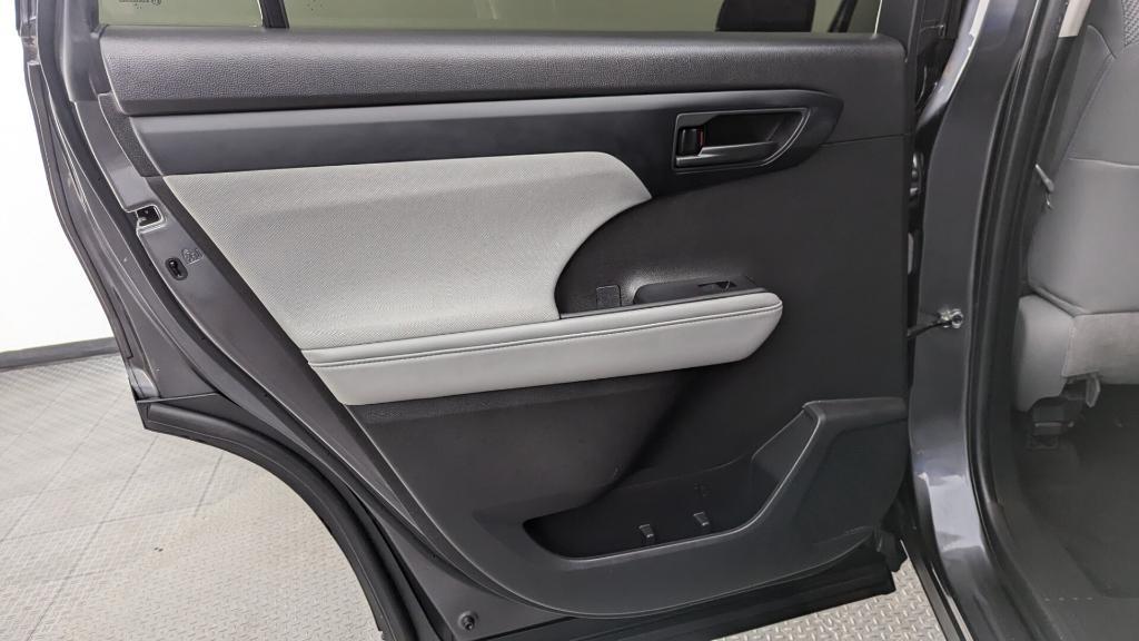 used 2022 Toyota Highlander car, priced at $25,499