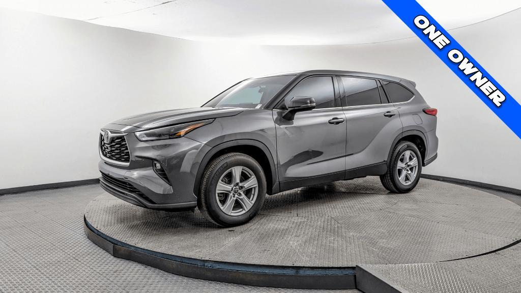 used 2022 Toyota Highlander car, priced at $25,499