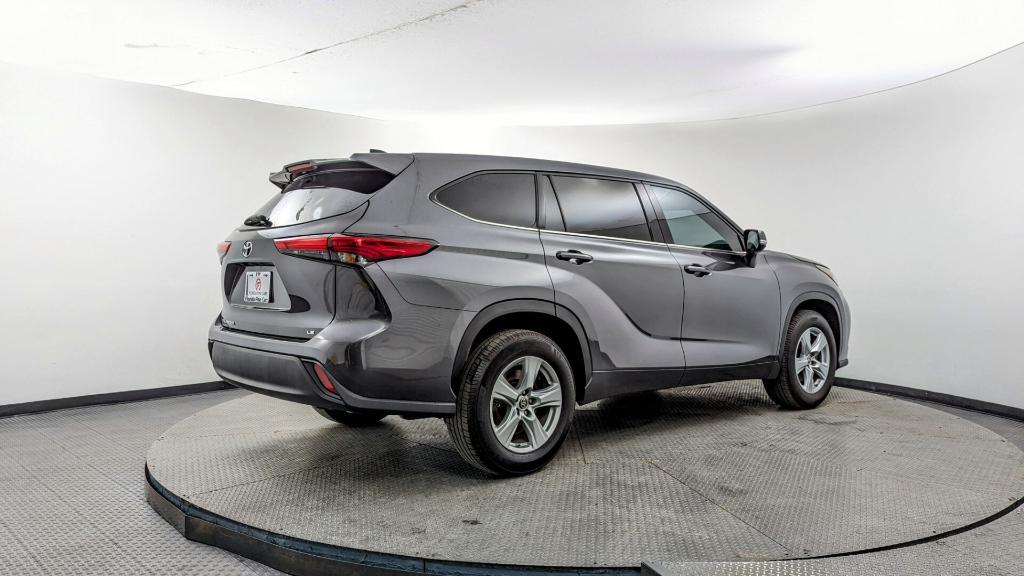 used 2022 Toyota Highlander car, priced at $25,499