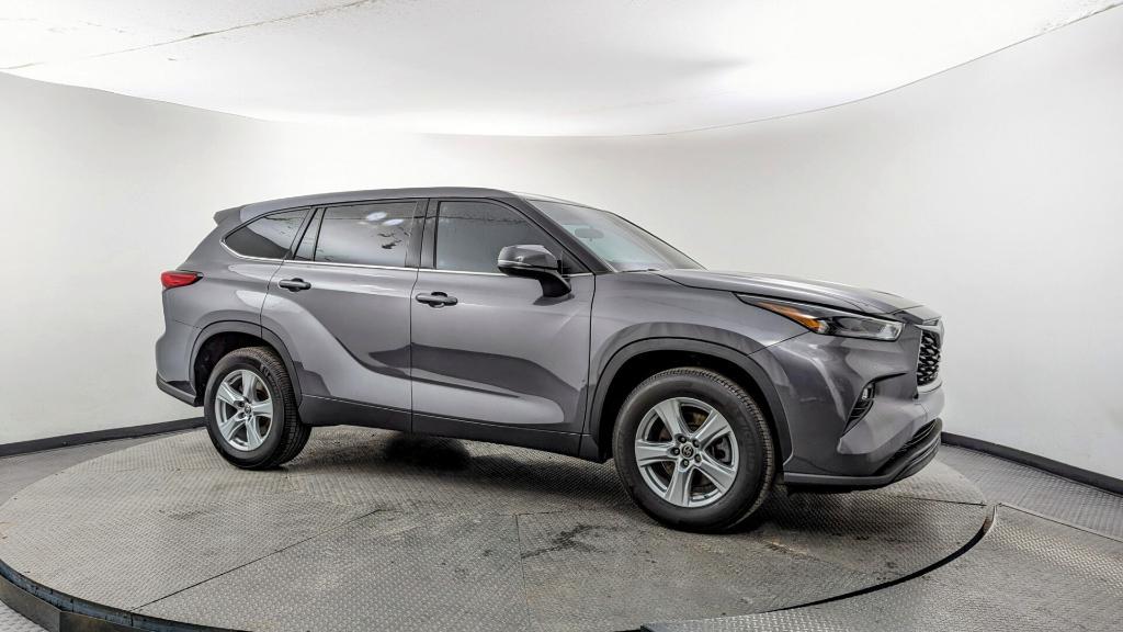 used 2022 Toyota Highlander car, priced at $25,499