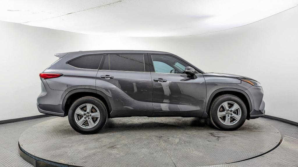 used 2022 Toyota Highlander car, priced at $25,499