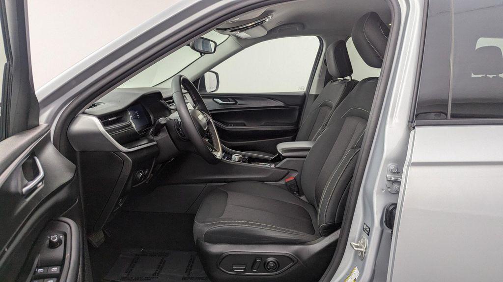 used 2023 Jeep Grand Cherokee car, priced at $23,499