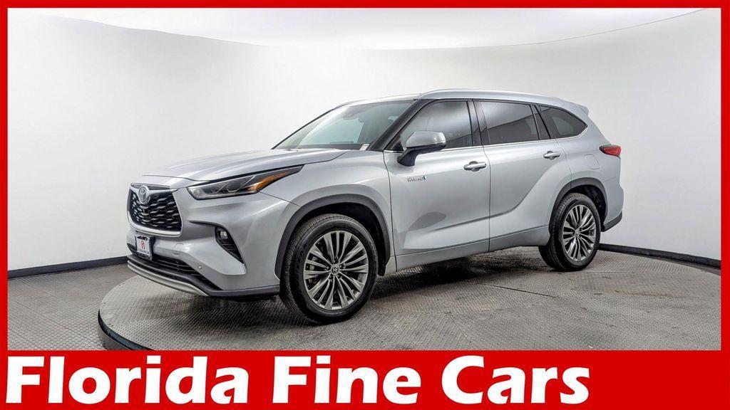 used 2021 Toyota Highlander Hybrid car, priced at $33,499