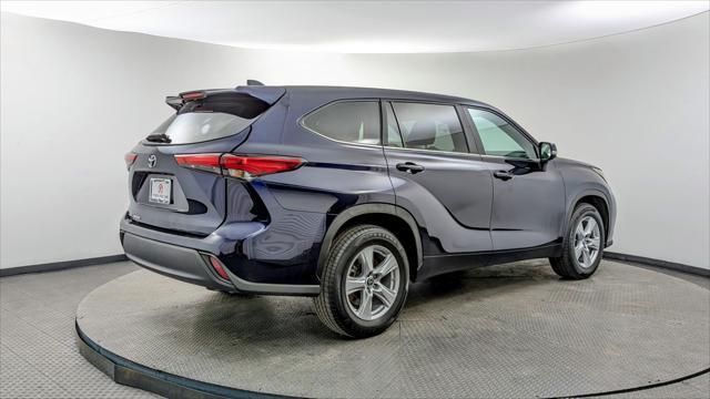 used 2023 Toyota Highlander car, priced at $27,499