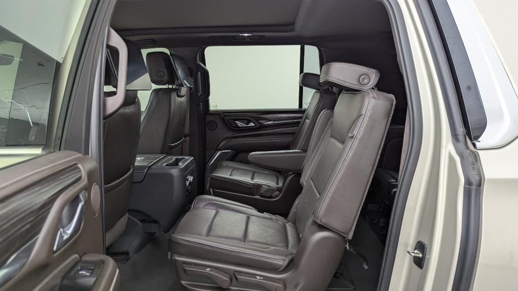 used 2021 GMC Yukon XL car, priced at $43,998
