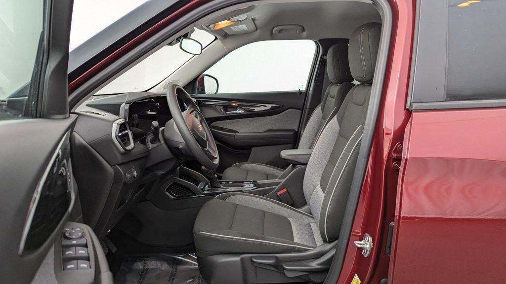 used 2025 Chevrolet TrailBlazer car, priced at $20,999