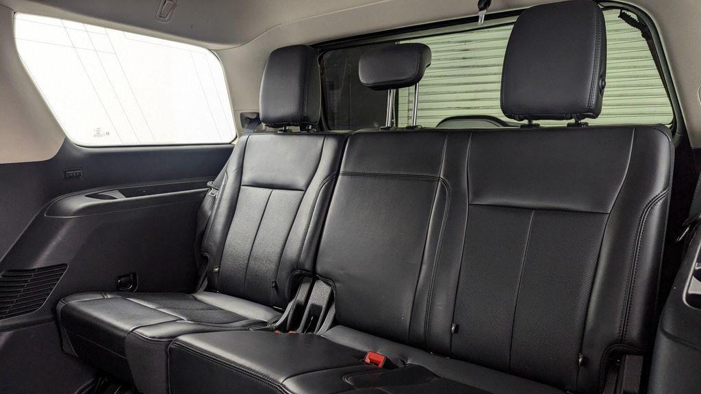 used 2024 Ford Expedition car, priced at $37,899