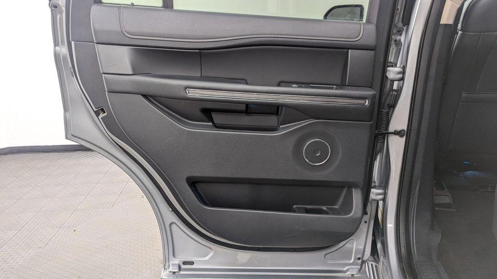 used 2024 Ford Expedition car, priced at $37,899