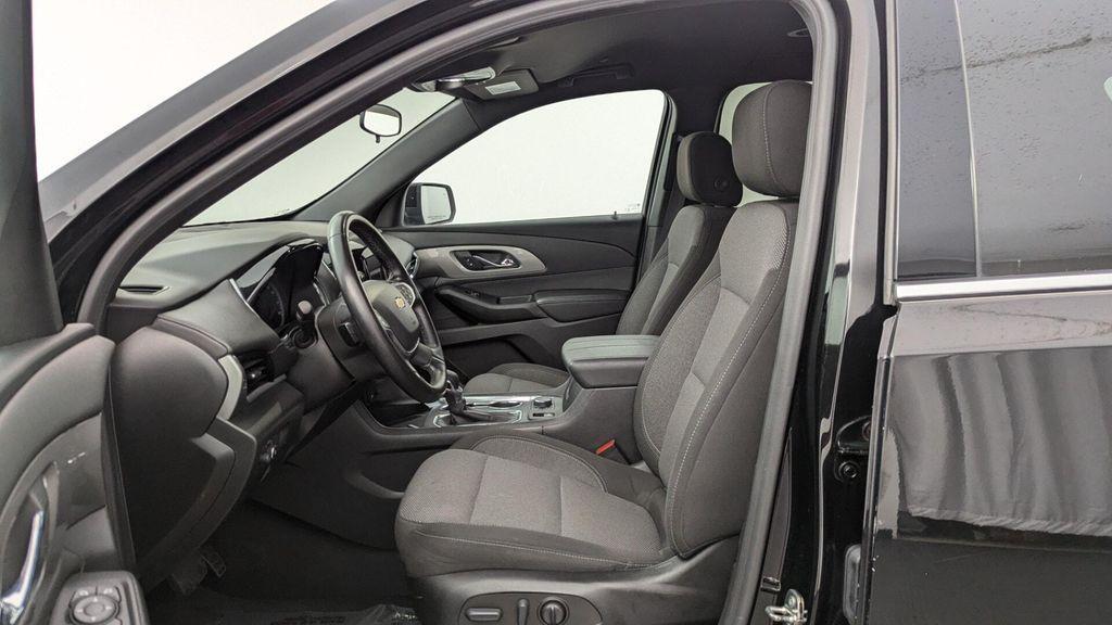 used 2023 Chevrolet Traverse car, priced at $22,599