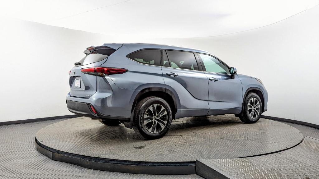 used 2021 Toyota Highlander car, priced at $25,399