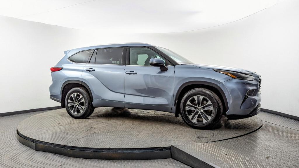 used 2021 Toyota Highlander car, priced at $25,399
