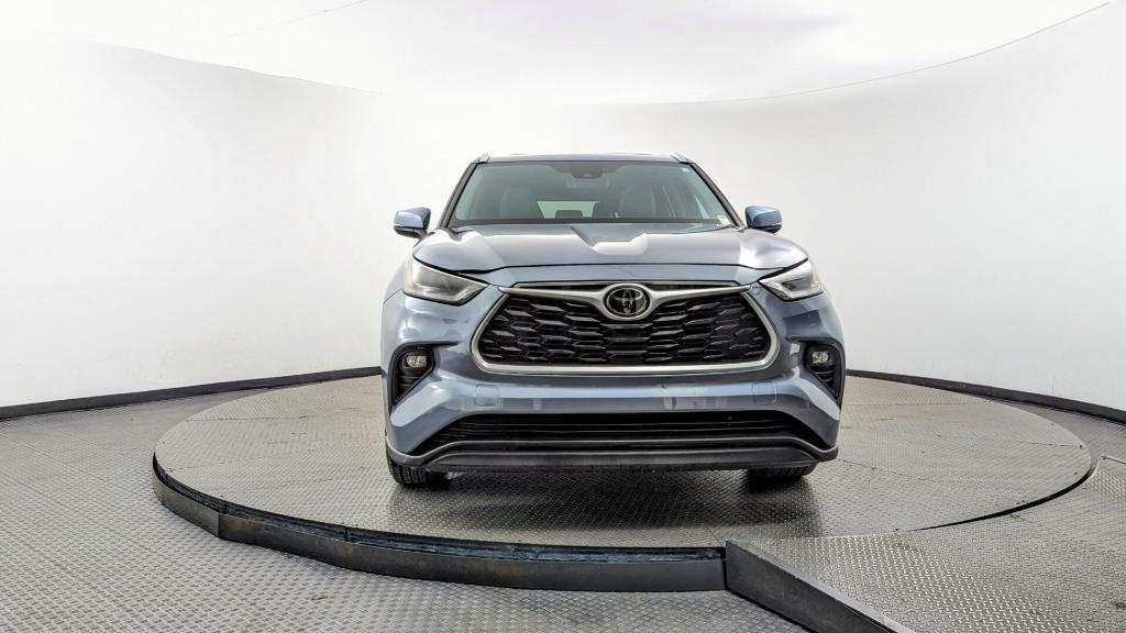 used 2021 Toyota Highlander car, priced at $25,399