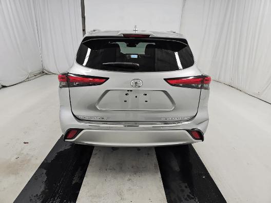 used 2020 Toyota Highlander car, priced at $30,998