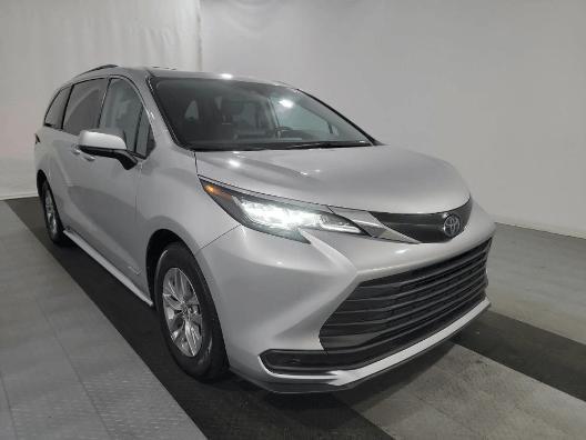 used 2021 Toyota Sienna car, priced at $30,999