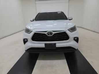 used 2022 Toyota Highlander car, priced at $23,999
