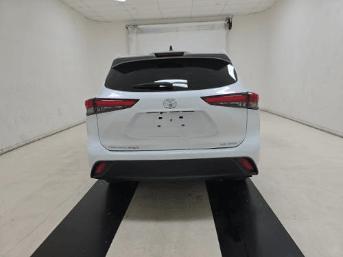 used 2022 Toyota Highlander car, priced at $23,999