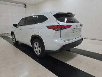 used 2022 Toyota Highlander car, priced at $23,999