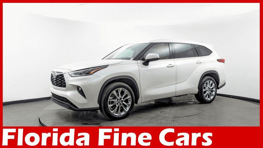 used 2020 Toyota Highlander car, priced at $26,799