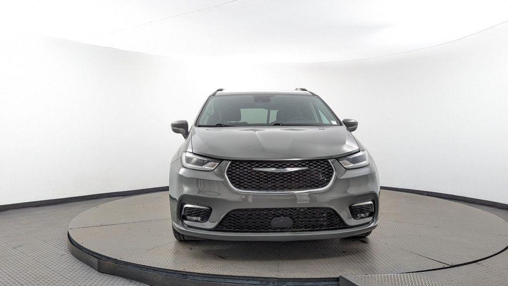 used 2022 Chrysler Pacifica car, priced at $17,999