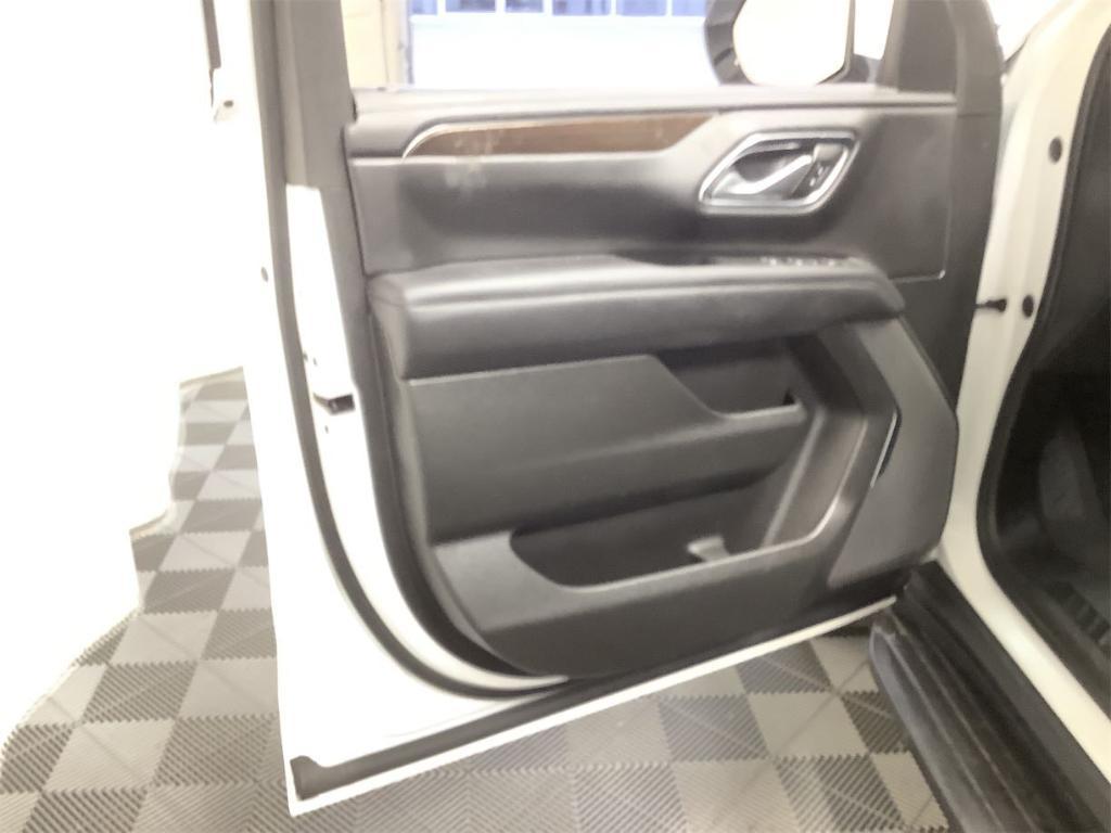 used 2022 GMC Yukon XL car, priced at $34,999