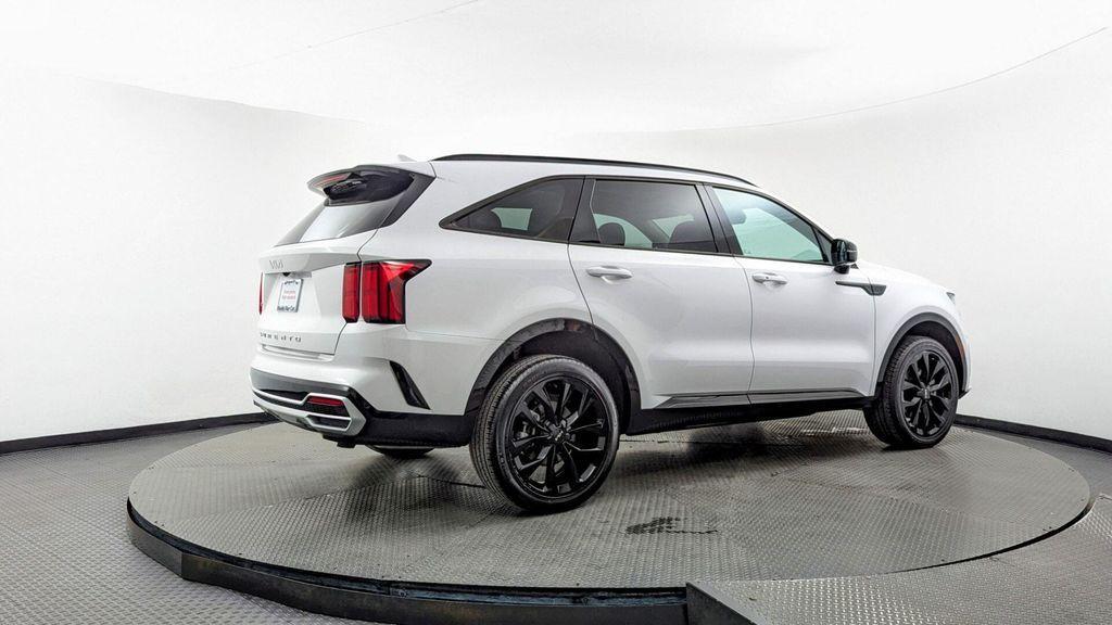 used 2022 Kia Sorento car, priced at $25,399