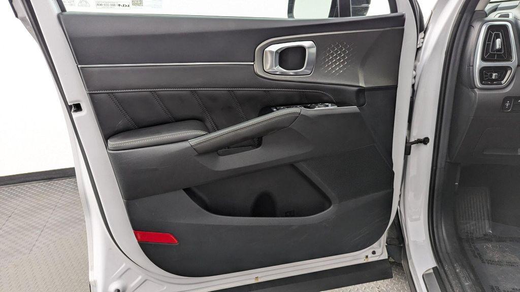 used 2022 Kia Sorento car, priced at $25,399