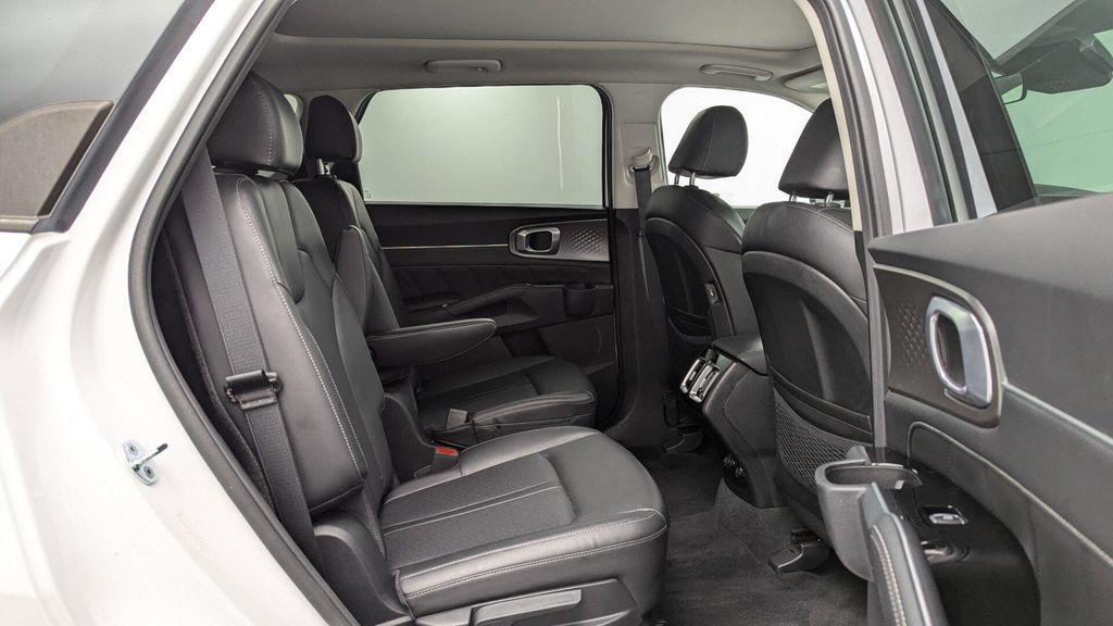 used 2022 Kia Sorento car, priced at $25,399