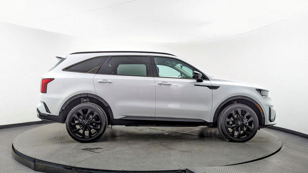 used 2022 Kia Sorento car, priced at $25,399