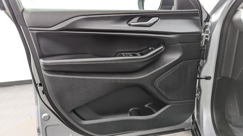 used 2023 Jeep Grand Cherokee car, priced at $20,799