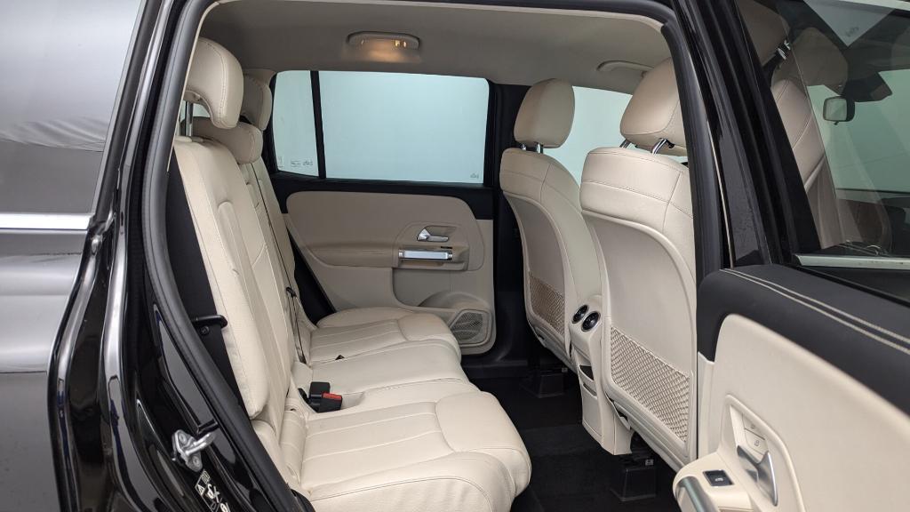 used 2021 Mercedes-Benz GLB 250 car, priced at $20,898