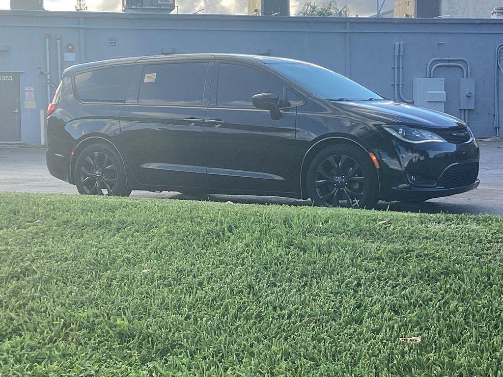 used 2018 Chrysler Pacifica car, priced at $11,199