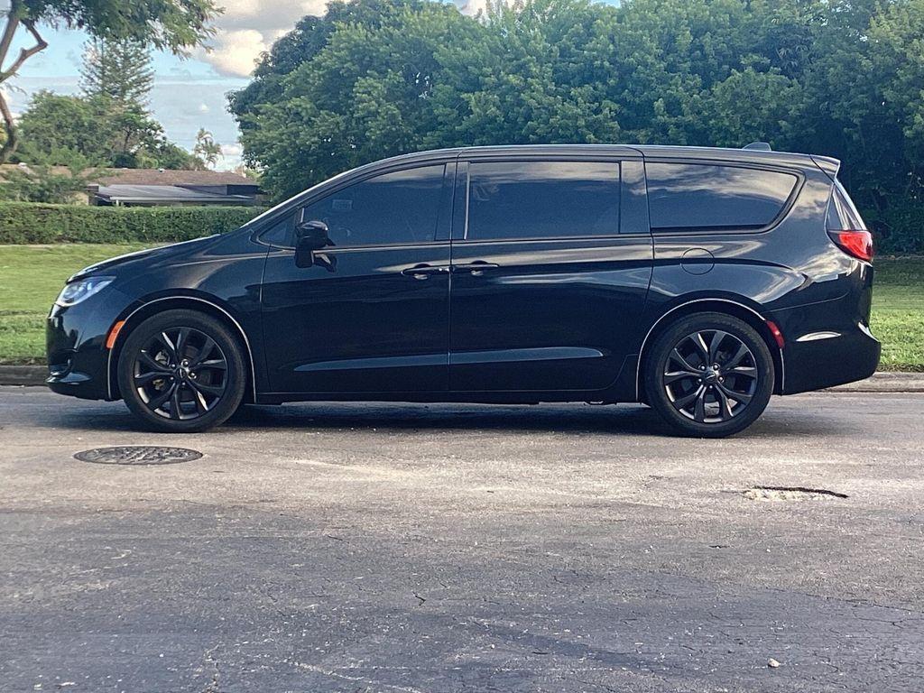 used 2018 Chrysler Pacifica car, priced at $11,199