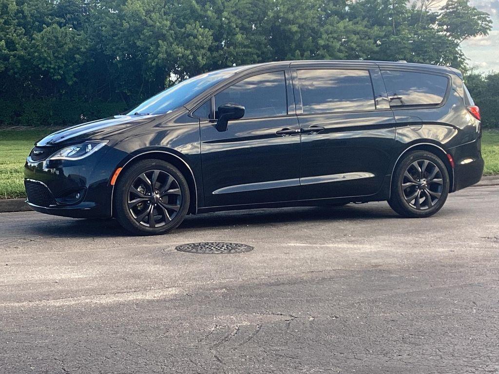 used 2018 Chrysler Pacifica car, priced at $11,199
