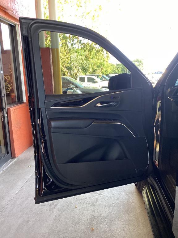 used 2023 Cadillac Escalade ESV car, priced at $59,999