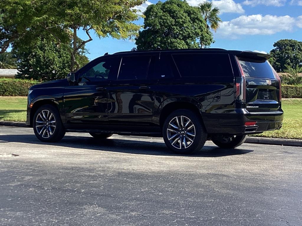 used 2023 Cadillac Escalade ESV car, priced at $59,999