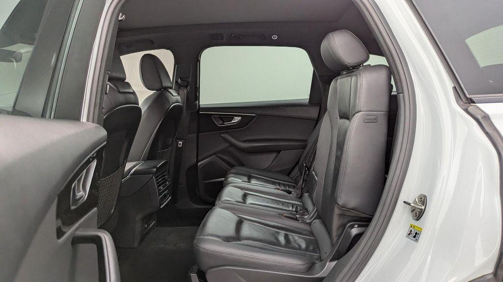 used 2022 Audi Q7 car, priced at $27,899