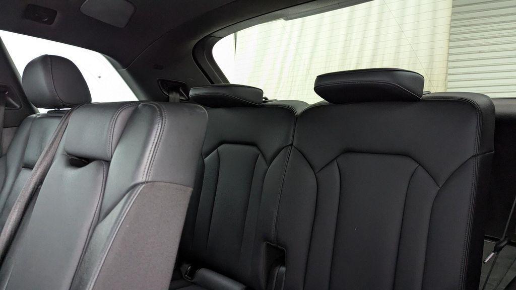 used 2022 Audi Q7 car, priced at $27,899