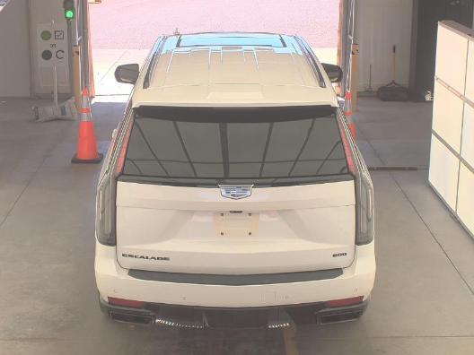 used 2021 Cadillac Escalade ESV car, priced at $63,999