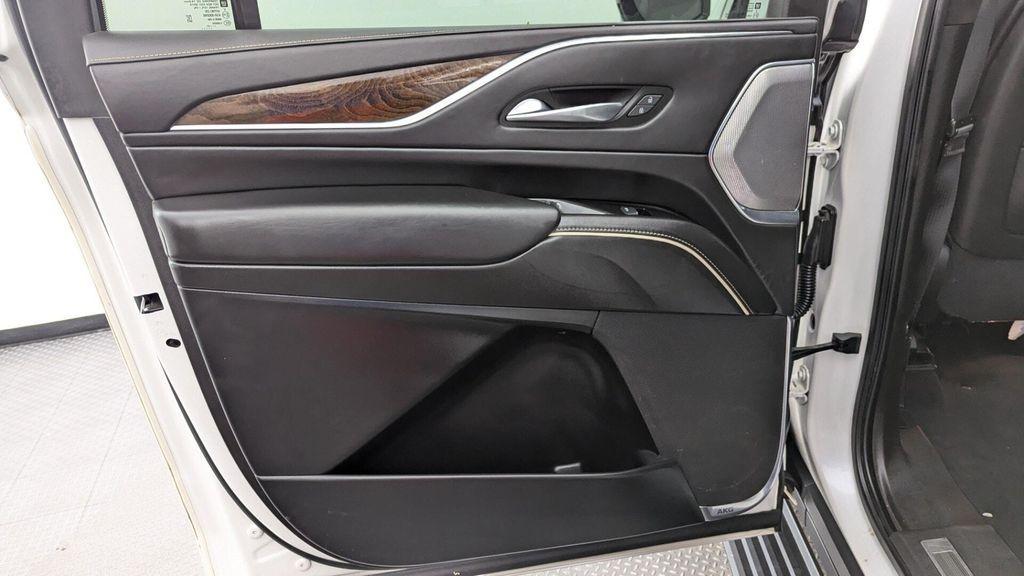 used 2021 Cadillac Escalade ESV car, priced at $63,499