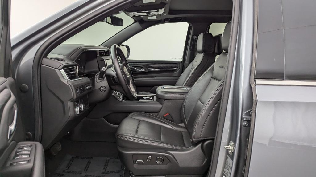 used 2021 GMC Yukon XL car, priced at $43,399