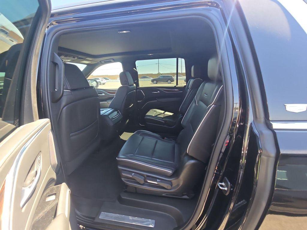 used 2022 Cadillac Escalade ESV car, priced at $43,999