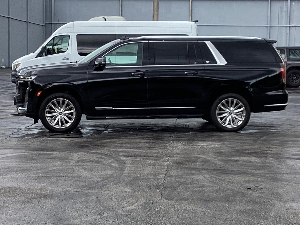 used 2022 Cadillac Escalade ESV car, priced at $43,999