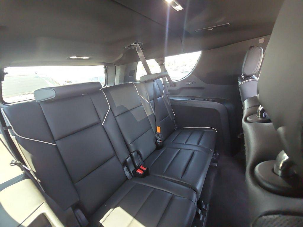 used 2022 Cadillac Escalade ESV car, priced at $43,999