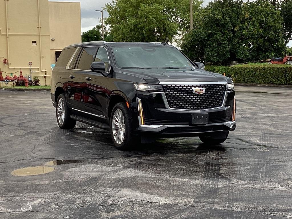 used 2022 Cadillac Escalade ESV car, priced at $43,999